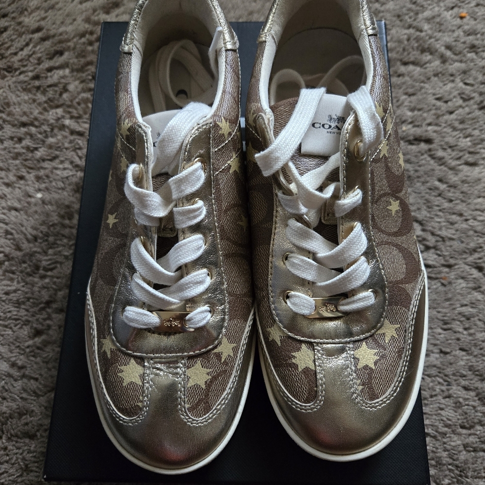 Coach Women SIG STAR Sneakers, khaki and Gold, 7.5